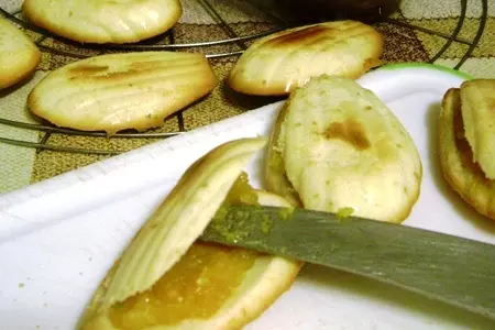 Мадленки с апельсиновым джемом в шоколаде: шаг 3