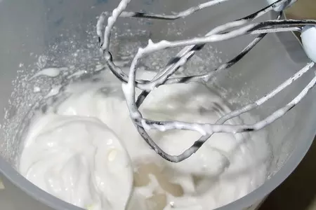 Кофейные пирожные из грецких орехов: шаг 3