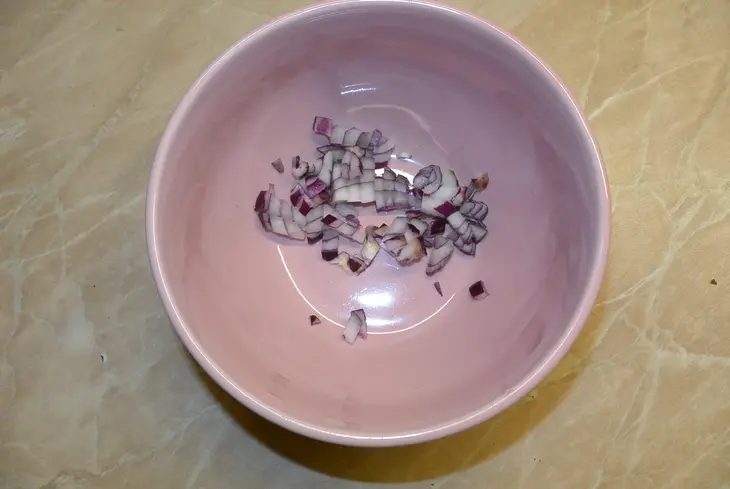 Вишневый салат с рисом и реганом: шаг 2