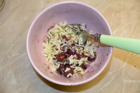 Вишневый салат с рисом и реганом: шаг 6