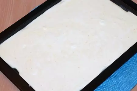 Имбирный рулет с кремом и цукатами: шаг 6