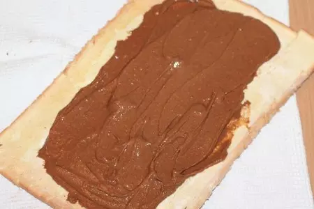 Имбирный рулет с кремом и цукатами: шаг 10