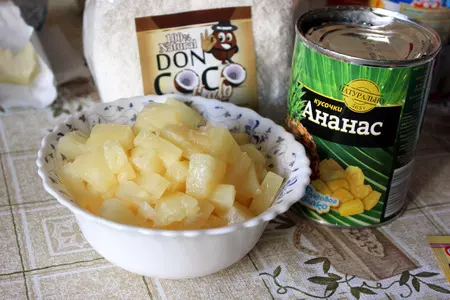 Маффины с ананасом и кокосовой стружкой: шаг 1