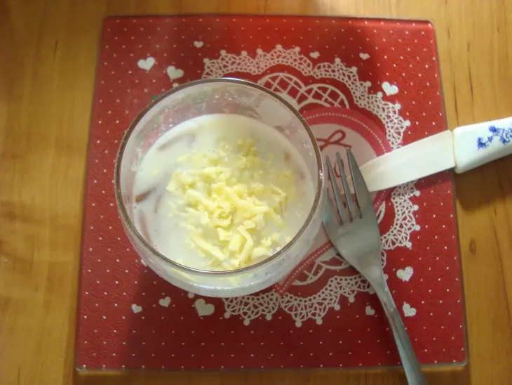 Омлет белковый с морепродуктами и сыром. завтрак.: шаг 3