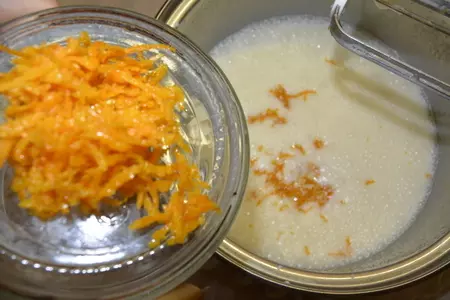 Кекс сливочно-апельсиновый с шоколадными шариками: шаг 5