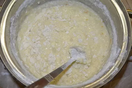 Кекс сливочно-апельсиновый с шоколадными шариками: шаг 7