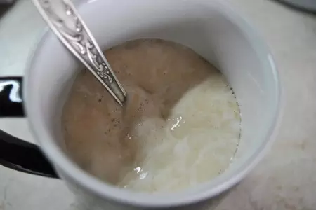 Булочки с брусникой под сырно-сливочной глазурью: шаг 1
