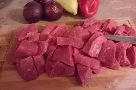Ломо сальтадо (lomo saltado- “скачущая говядина»): шаг 1