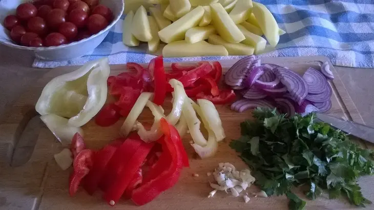 Ломо сальтадо (lomo saltado- “скачущая говядина»): шаг 4