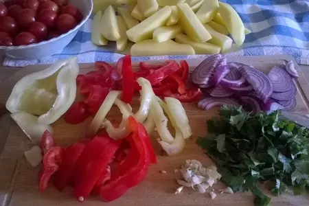 Ломо сальтадо (lomo saltado- “скачущая говядина»): шаг 4
