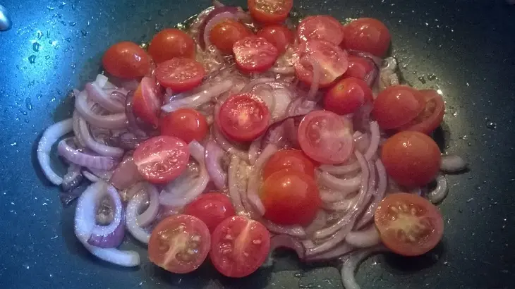 Ломо сальтадо (lomo saltado- “скачущая говядина»): шаг 6