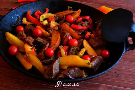 Ломо сальтадо (lomo saltado- “скачущая говядина»): шаг 9