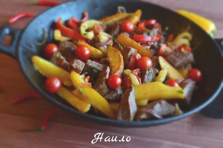 Ломо сальтадо (lomo saltado- “скачущая говядина»): шаг 10