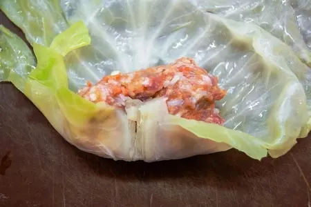 Голубцы запеченные в двух соусах: шаг 2