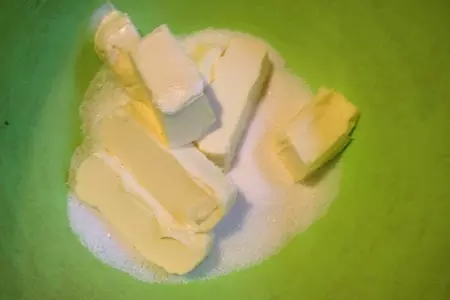 Шоколадный кекс с черешней: шаг 3