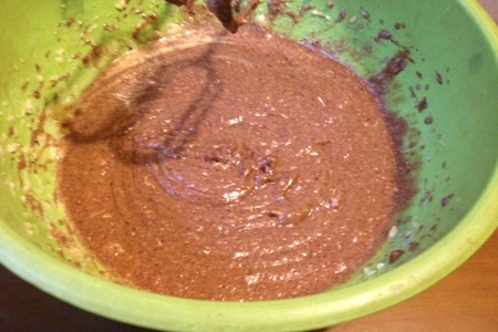 Шоколадный кекс с черешней: шаг 5