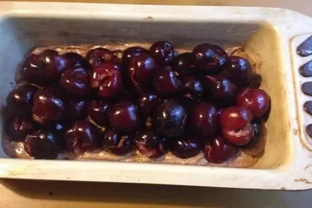 Шоколадный кекс с черешней: шаг 6