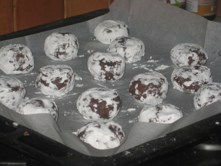 "crackled" chocolate cookies - ("треснутое" шоколадное печенье): шаг 10