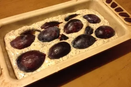 Кексы с маком и сливами "две половинки": шаг 4