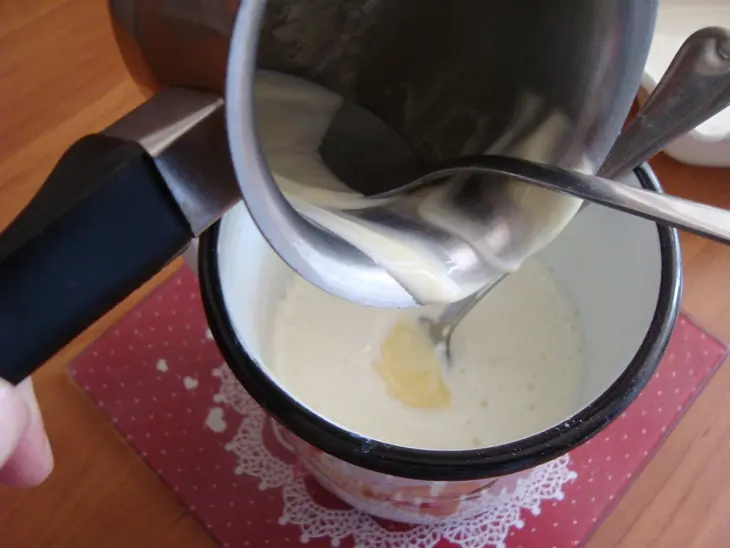 Морковный пирог с бананом,творогом и мёдом: шаг 3