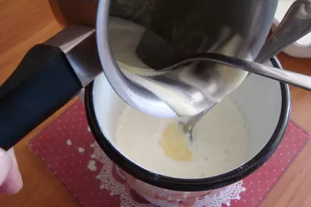 Морковный пирог с бананом,творогом и мёдом: шаг 3