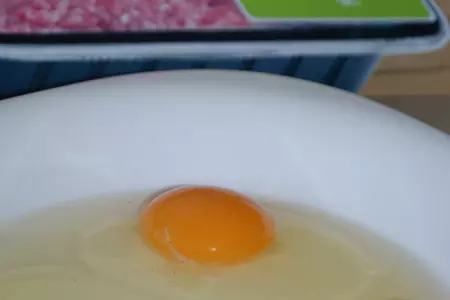 Вулкан любви с лодочками из фарша: шаг 2