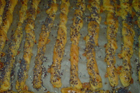 Хлебные палочки с сыром и кунжутом: шаг 7
