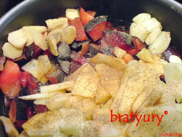 Соус сливовый необычайно вкусный, поданный к жареной куриной печени: шаг 4