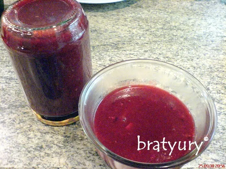 Соус сливовый необычайно вкусный, поданный к жареной куриной печени: шаг 7