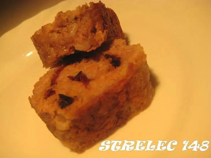 Мясной рулет с вялеными томатами.: шаг 4