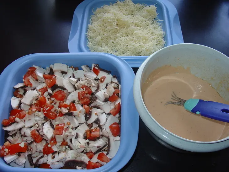 Мясо „gyros“, запечённое в соусe „метакса“.: шаг 4