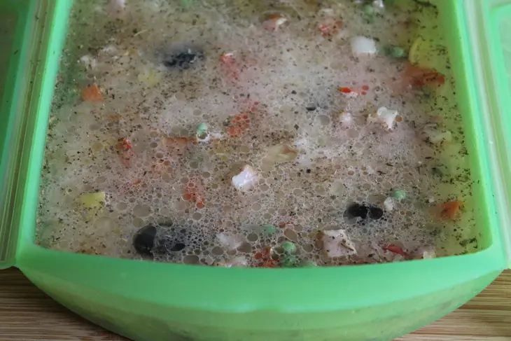 Пестрый рис с овощами, черносливом  и грудинкой за 15 минут: шаг 4