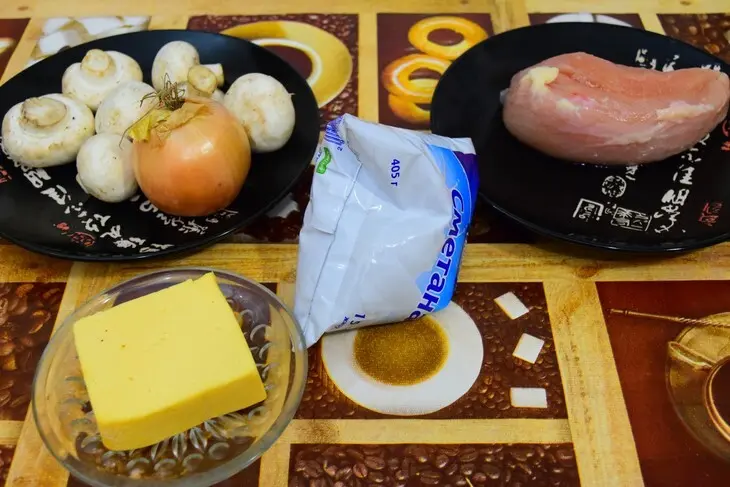 Жюльен с курицей и грибами: шаг 1