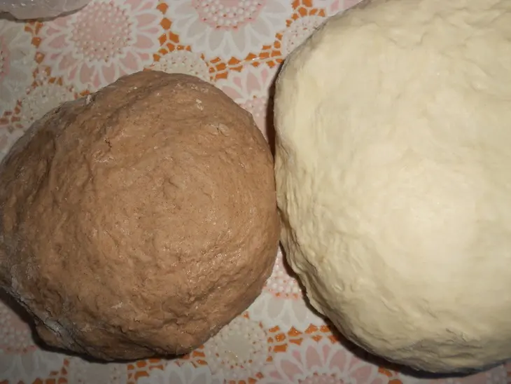 Праздничный каравай "день и ночь": шаг 1