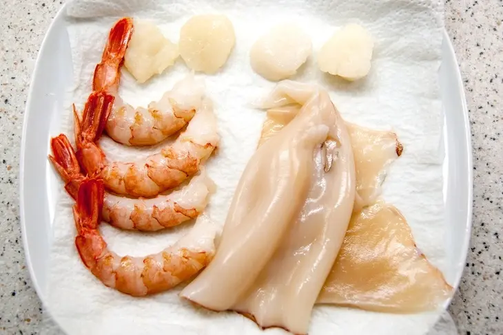 Крем-суп из цветной капусты с морепродуктами: шаг 2