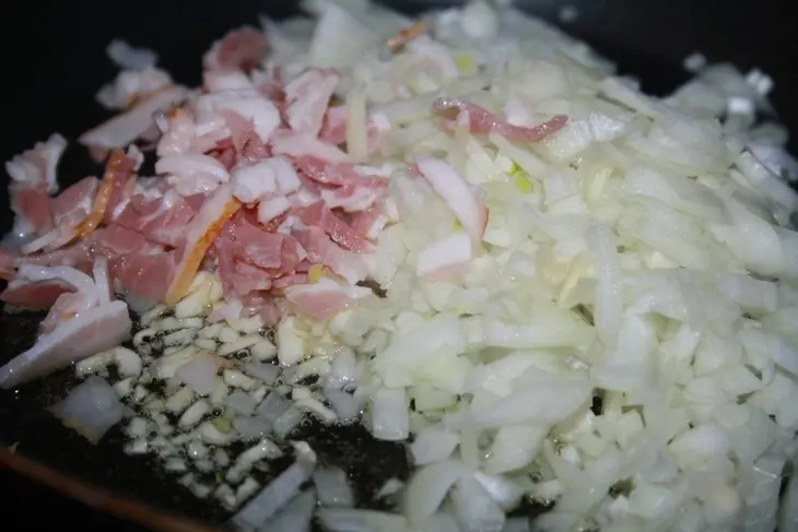 Пицца "бьянка" с беконом и морепродуктами: шаг 6