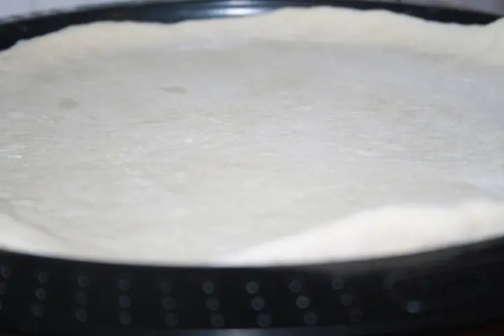 Пицца "бьянка" с беконом и морепродуктами: шаг 11