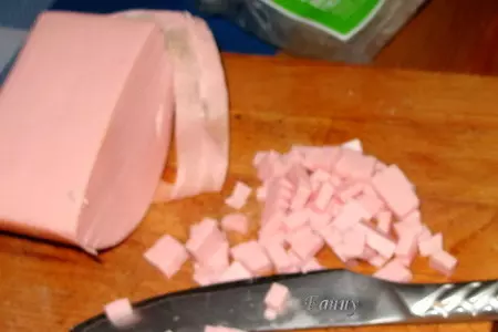 Салат оливье с колбасой в профитролях: шаг 7