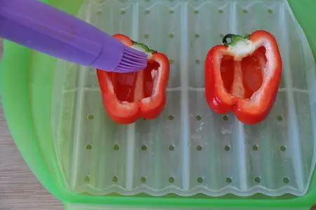 Яичница с красным перцем и сыром: шаг 2