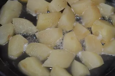 Телячья печень в беконе с яблочным пюре и ягодным соусом: шаг 2