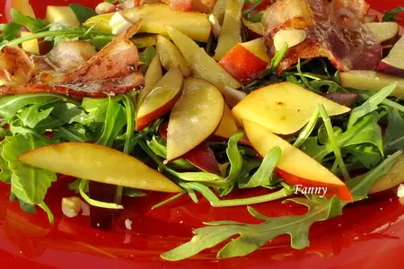 Салат с рукколой, нектаринами и копченой грудинкой: шаг 3