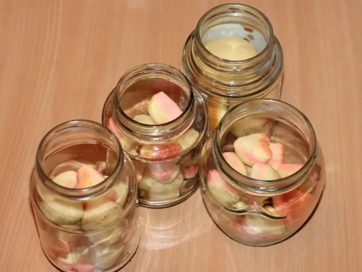 Консервированные кексы в ромовом сиропе: шаг 6