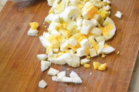Салат из риса и морской капусты с крабовыми палочками: шаг 6