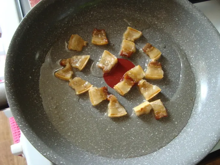 Картофель, жареный со шкварками: шаг 1