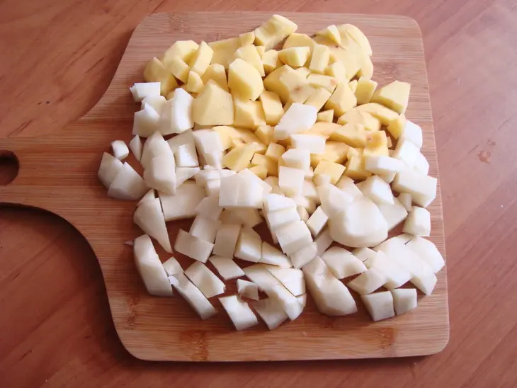 Картофель, жареный со шкварками: шаг 2