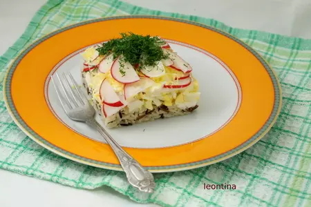 Салат с рисом, редисом и яйцами: шаг 4
