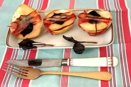 Гриллированные груши с беконом и базиликом: шаг 4