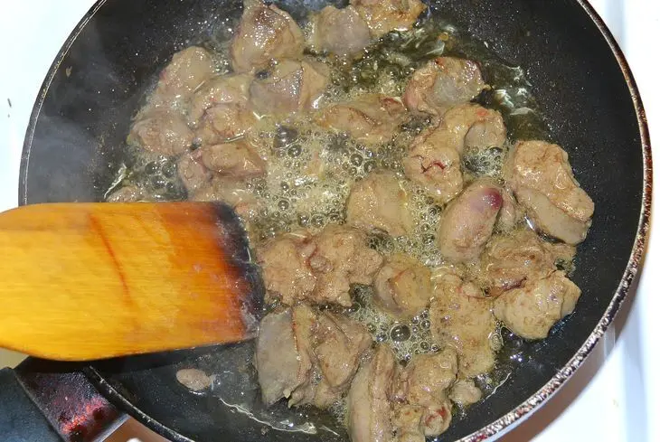 Рисово-овощной салат с куриной печенью: шаг 8