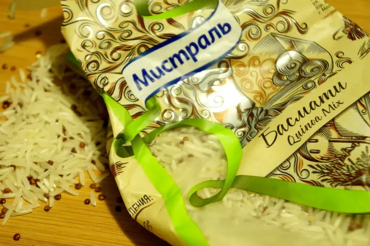 Салат с крабовыми палочками, рисом и киноа: шаг 1