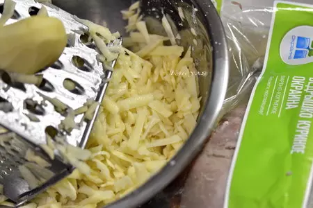 Картофельные тарталетки с пикантным салатом из копчёной курицы: шаг 1